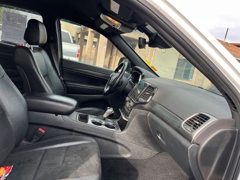 Used 2021 Jeep Grand Cherokee Laredo X image 17