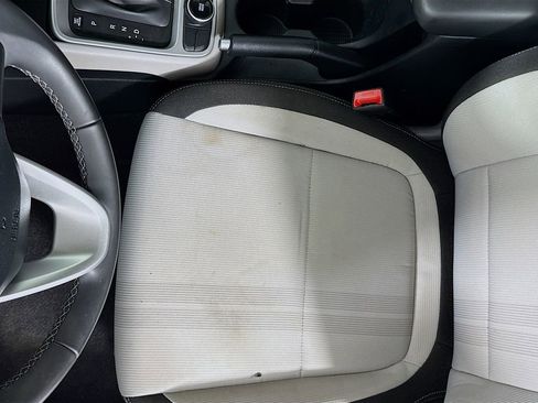 Used 2024 Hyundai Venue SEL image 19