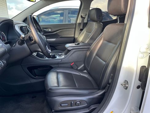 Used 2023 GMC Acadia SLT image 30