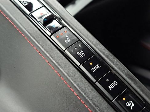 Used 2022 Chevrolet Corvette Stingray Premium Conv w/ Z51 Performance Package image 21