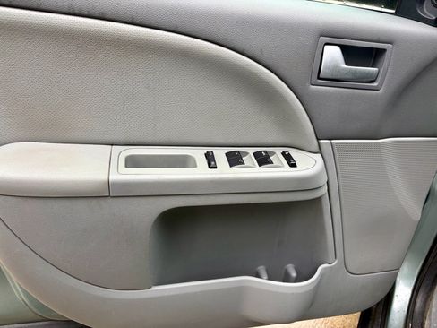 Used 2007 Mercury Montego Luxury FWD image 12
