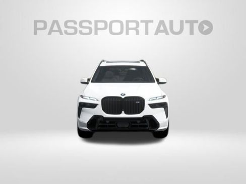 New 2026 BMW X7 M60i image 3