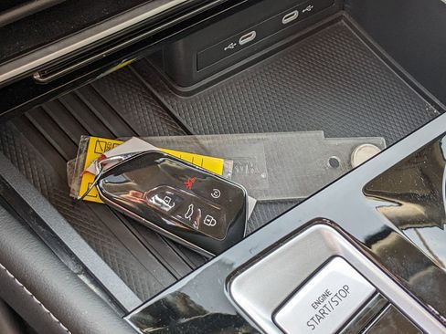 Certified 2026 Volkswagen Atlas SE image 19