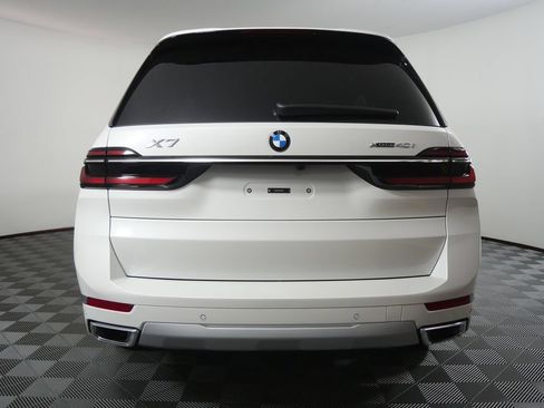 Used 2027 BMW X7 xDrive40i w/ Premium Package AWD/4WD image 4