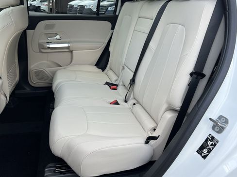 New 2026 Mercedes-Benz GLB 250 4MATIC image 30