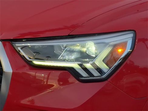 Used 2022 Audi Q3 2.0T Premium Plus w/ Premium Plus Package image 7