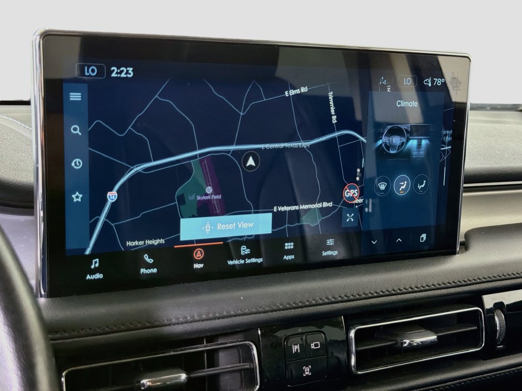 Used 2022 Lincoln Nautilus FWD w/ Premium Package image 18