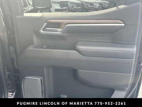 Used 2025 Chevrolet Silverado 1500 High Country AWD/4WD image 16