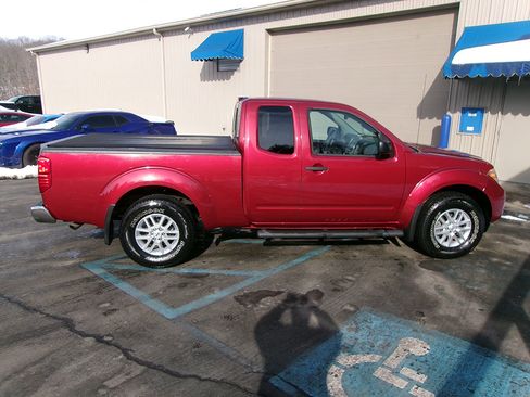 Used 2019 Nissan Frontier SV w/ Value Truck Package AWD/4WD image 6