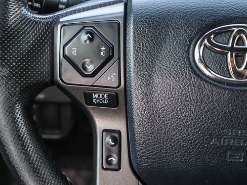 Used 2018 Toyota Tacoma TRD Sport w/ Technology Package image 18