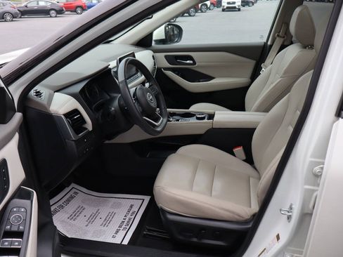 Used 2023 Nissan Rogue SL AWD/4WD image 7