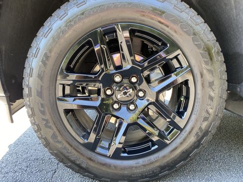 Used 2025 Chevrolet Silverado 1500 Custom w/ Turbomax Blackout Package AWD/4WD image 40