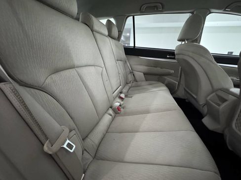 Used 2011 Subaru Outback 2.5i Premium image 24