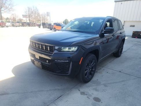 New 2026 Jeep Grand Cherokee Limited image 3