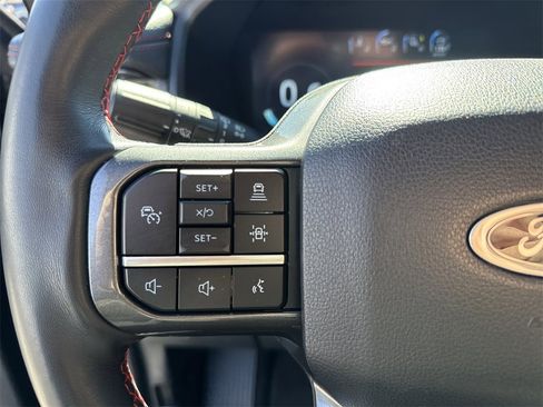 Used 2024 Ford Expedition Limited image 25