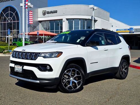 Certified 2024 Jeep Compass Limited image 3