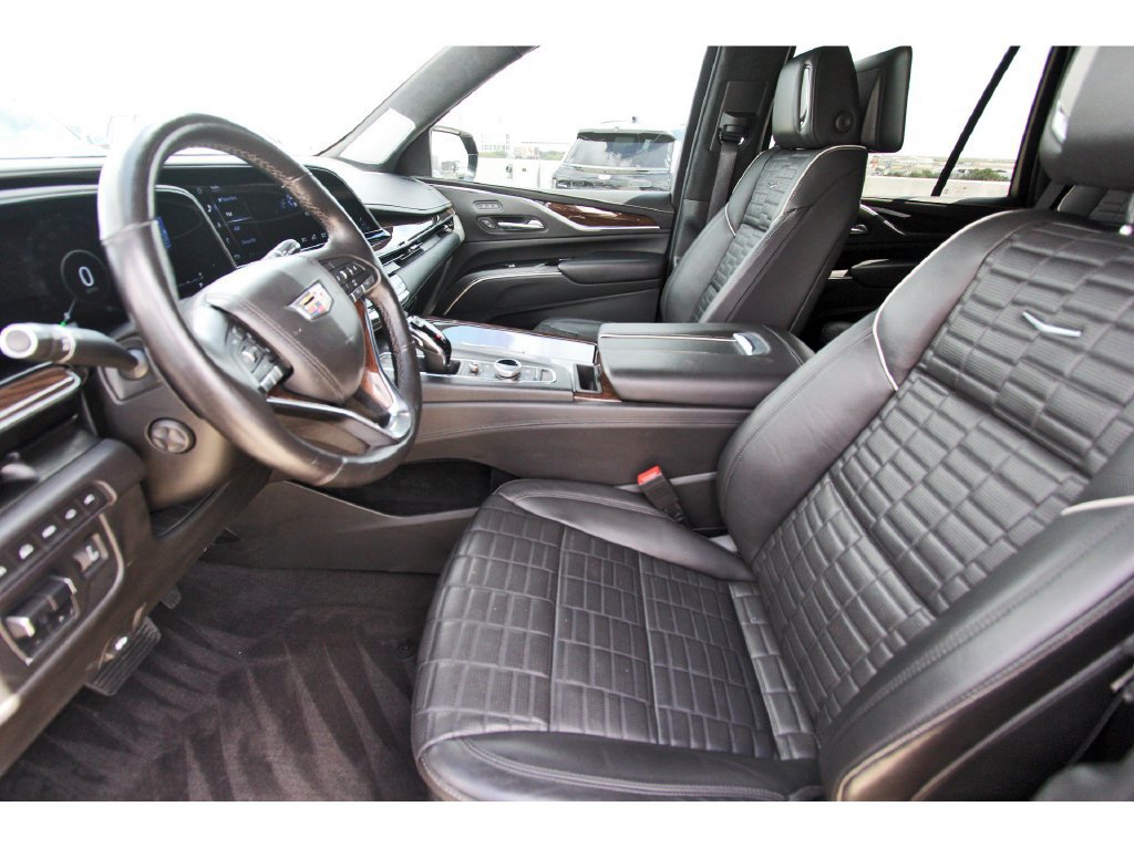 Certified 2023 Cadillac Escalade Sport Platinum w/ LPO, ONYX Package AWD/4WD image 6