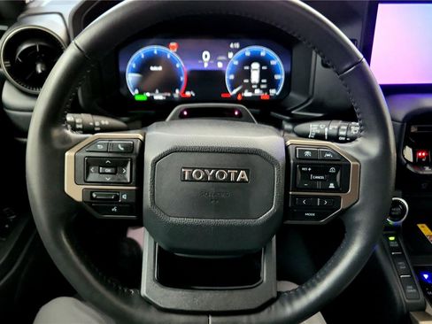 Used 2024 Toyota Land Cruiser image 19