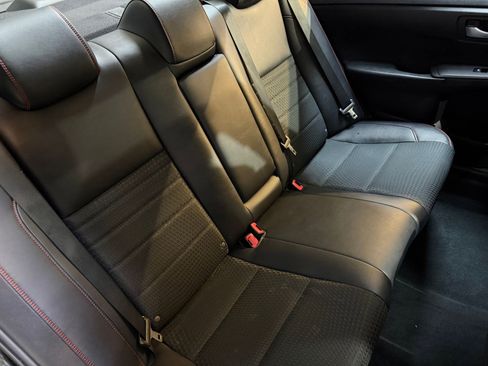 Used 2015 Toyota Camry SE w/ Moonroof Package image 39