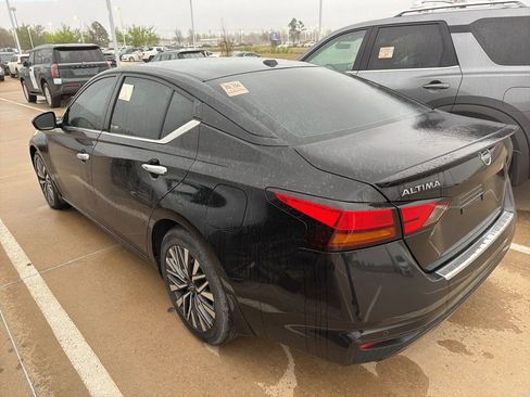Used 2023 Nissan Altima 2.5 SV image 6