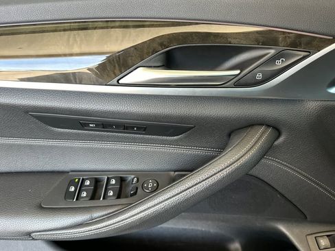 Used 2019 BMW 530i w/ Luxury Package RWD image 12