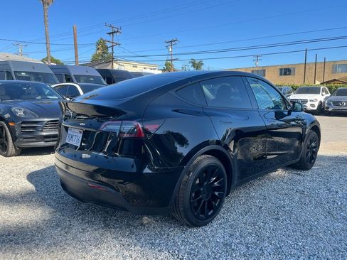 Used 2023 Tesla Model Y Long Range image 7