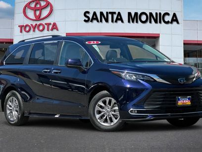 Used 2023 Toyota Sienna XLE