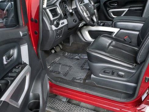 Used 2018 Nissan Titan PRO-4X w/ Pro-4x Convenience Package image 7