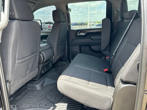 Used 2024 Chevrolet Silverado 2500 LT AWD/4WD image 12