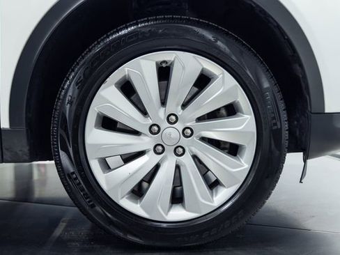 Used 2020 Land Rover Discovery Sport SE image 28