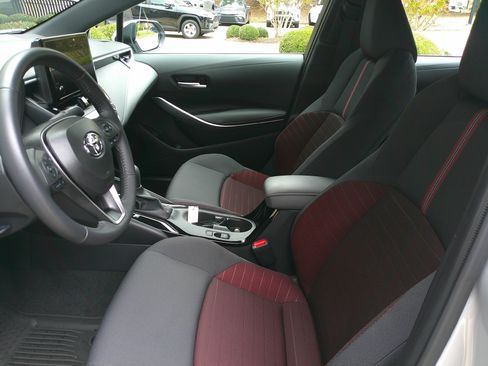 Used 2025 Toyota Corolla SE image 20