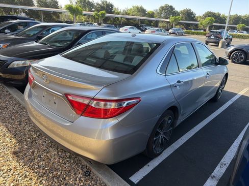Certified 2017 Toyota Camry LE FWD image 8