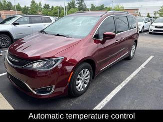 Used 2018 Chrysler Pacifica Touring-L Plus FWD video 2