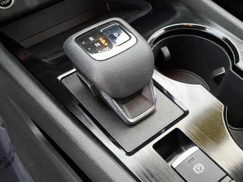 Used 2021 Nissan Rogue SV image 16