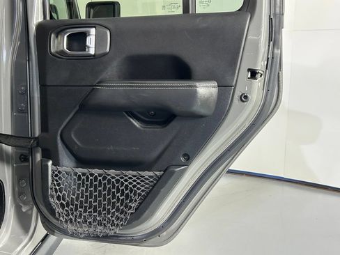 Used 2021 Jeep Wrangler Unlimited Rubicon AWD/4WD image 11
