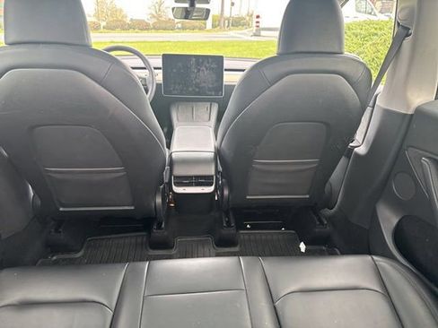 Used 2023 Tesla Model Y Long Range image 12