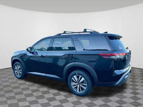 New 2026 Nissan Pathfinder SL image 9
