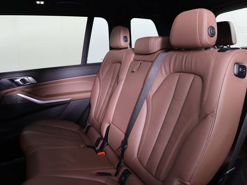 Used 2022 BMW X7 xDrive40i w/ M Sport Package image 30