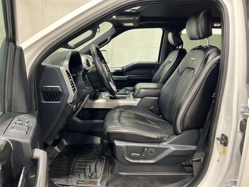 Used 2019 Ford F150 Platinum w/ Equipment Group 701A Luxury AWD/4WD image 2