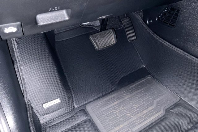 Used 2025 Hyundai Venue SEL FWD image 37