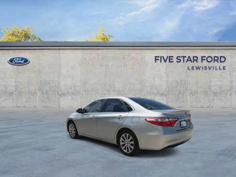 Used 2015 Toyota Camry XLE w/ Moonroof Package FWD image 6