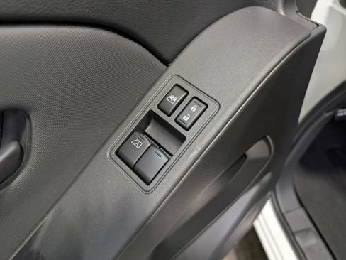 Used 2024 Nissan Frontier S w/ Technology Package RWD image 11