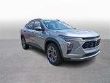Used 2025 Chevrolet Trax LT image 3