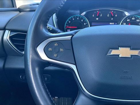 Used 2020 Chevrolet Traverse LT image 18