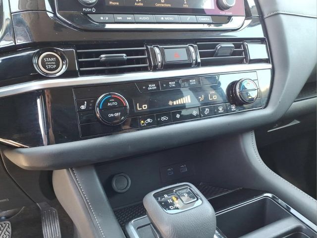 Used 2024 Nissan Pathfinder SV AWD/4WD image 27