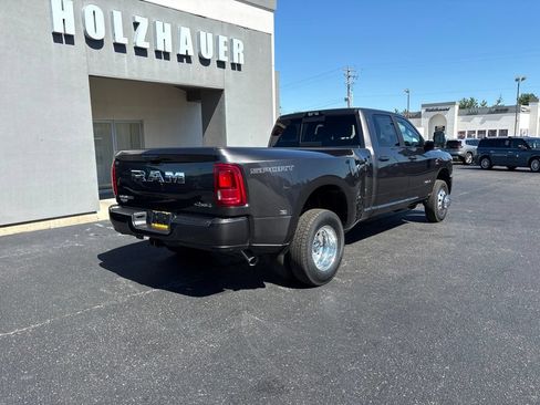 New 2026 RAM 3500 Laramie AWD/4WD image 8