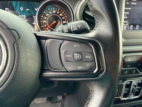 Used 2018 Jeep Wrangler Unlimited Sport S AWD/4WD image 19