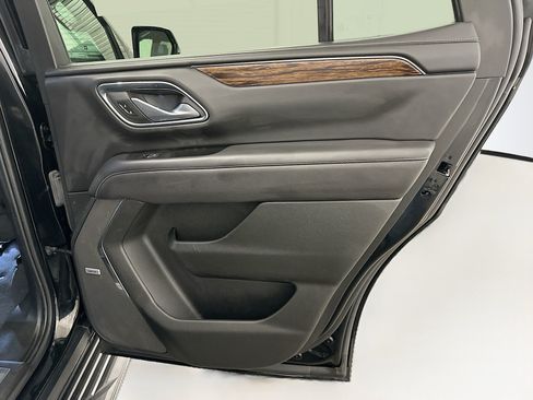 Used 2024 Chevrolet Tahoe Premier AWD/4WD image 33