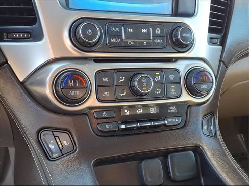 Used 2019 Chevrolet Suburban LT image 23