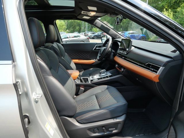 Used 2025 Mitsubishi Outlander SEL AWD/4WD image 8
